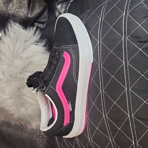 Vans tennis shoes